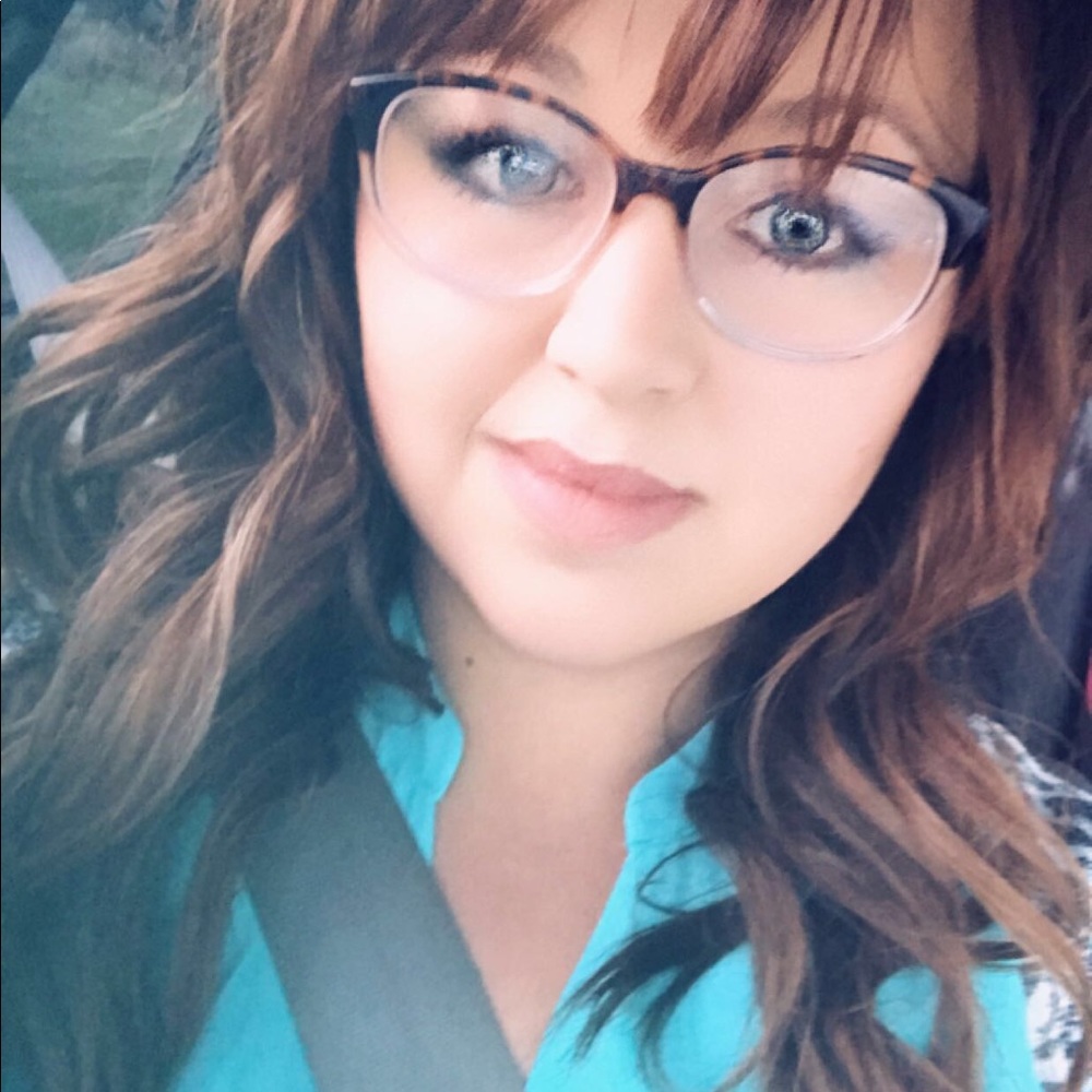 Meet your Posher, Ashley